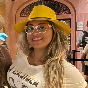 Meet your Posher, Fernanda